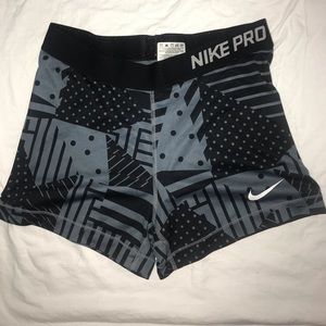 Black/gray design Nike Pro Shorts